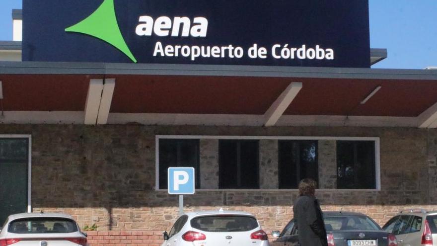 El Gobierno afirma que el aeropuerto de Córdoba tiene «capacidad suficiente» para las compañías comerciales